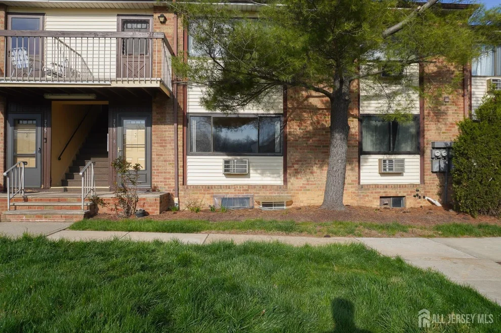 Unit for sale at 733 Cricket Lane, Woodbridge Proper, NJ 07095