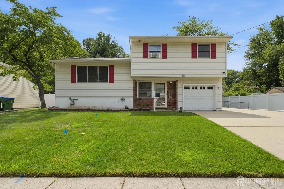 Unit for sale at 21 S Heathcote Avenue S, Edison, NJ 08817