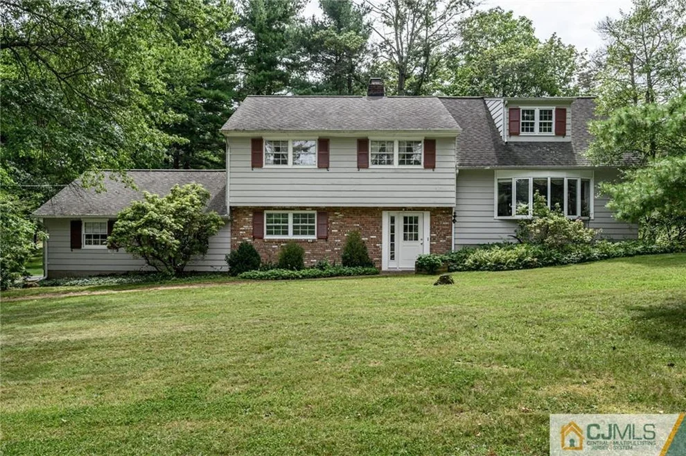 Unit for sale at 4 Mountainview Lane, Warren, NJ 07059