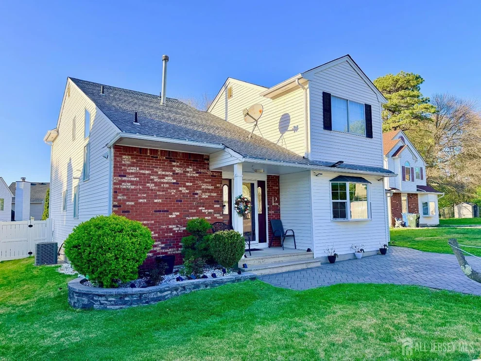 Unit for sale at 6 Amara Court, Old Bridge, NJ 08857