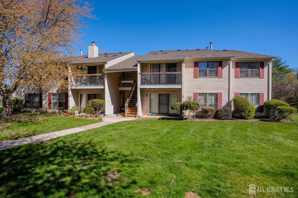 Unit for sale at 88 Crabapple Lane, Franklin, NJ 08823