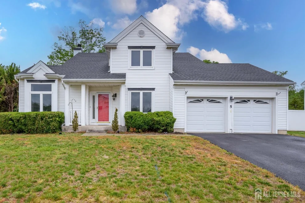 Unit for sale at 5 Cherrywood Drive, Piscataway, NJ 08854