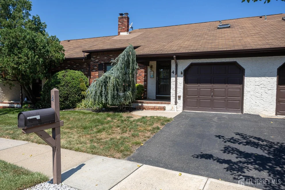 Unit for sale at 4 Cheltenham Place, Sayreville, NJ 08872