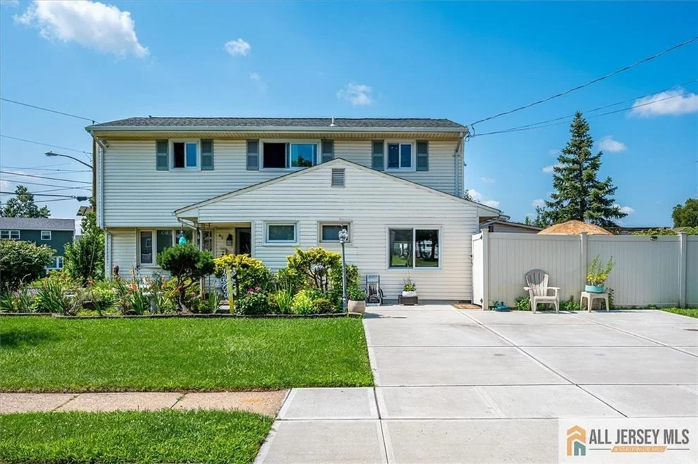 Unit for sale at 89 Whitman Street, Carteret, NJ 07008