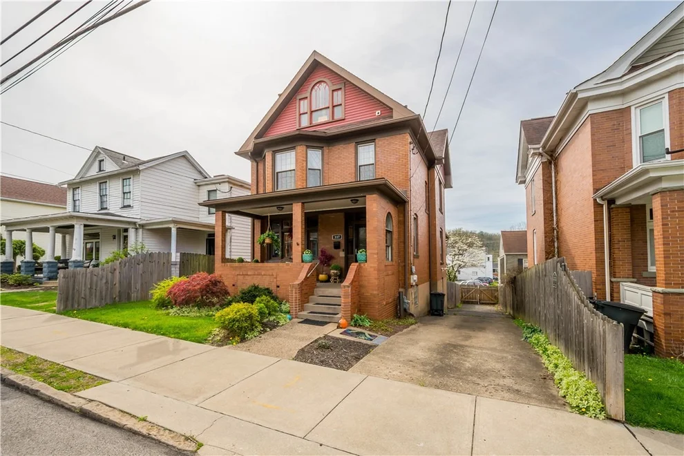 Unit for sale at 337 W College Street, Canonsburg, PA 15317