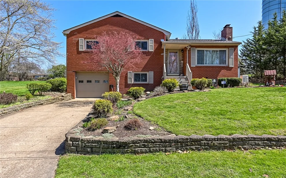 Unit for sale at 901 Roosevelt St, Conway, PA 15027