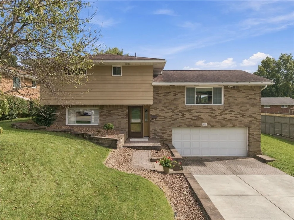 Unit for sale at 123 Manchester Drive, Hempfield Twp, PA 15642