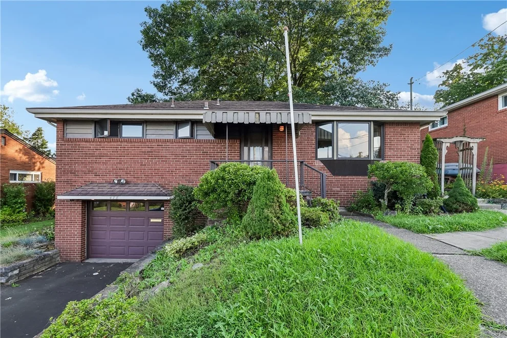 Unit for sale at 478 Balconade Dr, Baldwin Boro, PA 15236