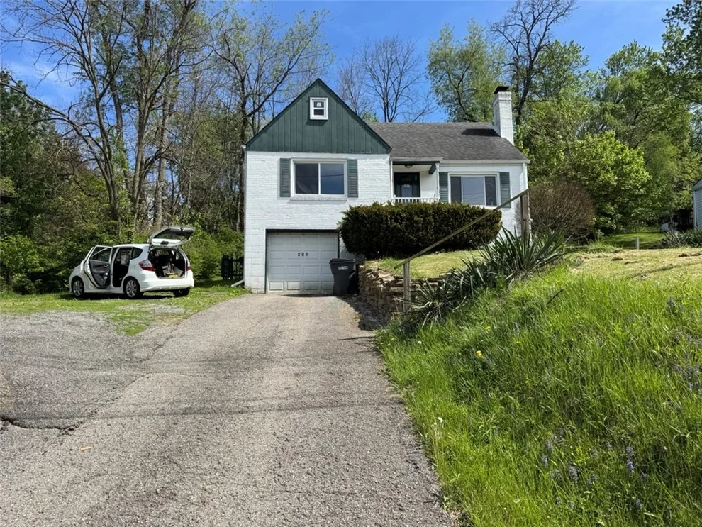 Unit for sale at 207 McMurray Rd, Upper St Clair, PA 15241