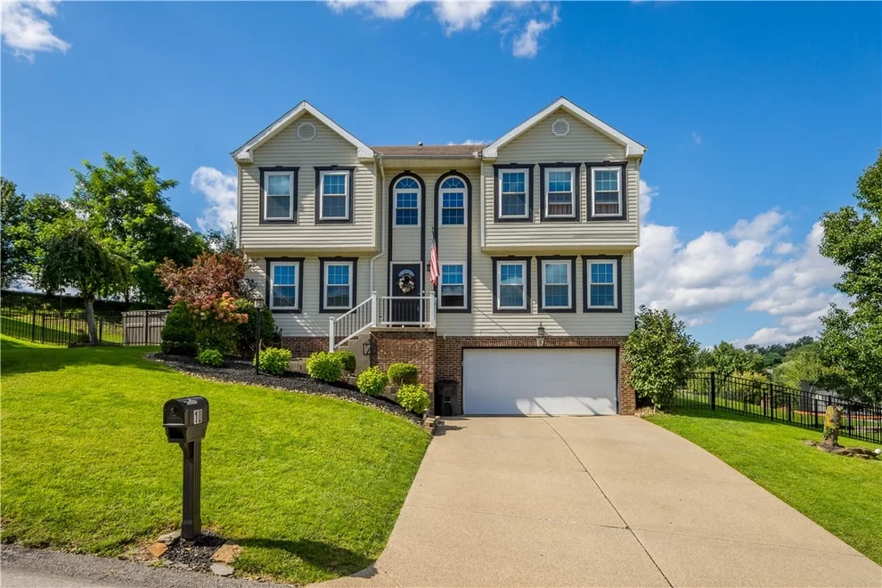 Unit for sale at 10 Scout Drive, South Strabane, PA 15301