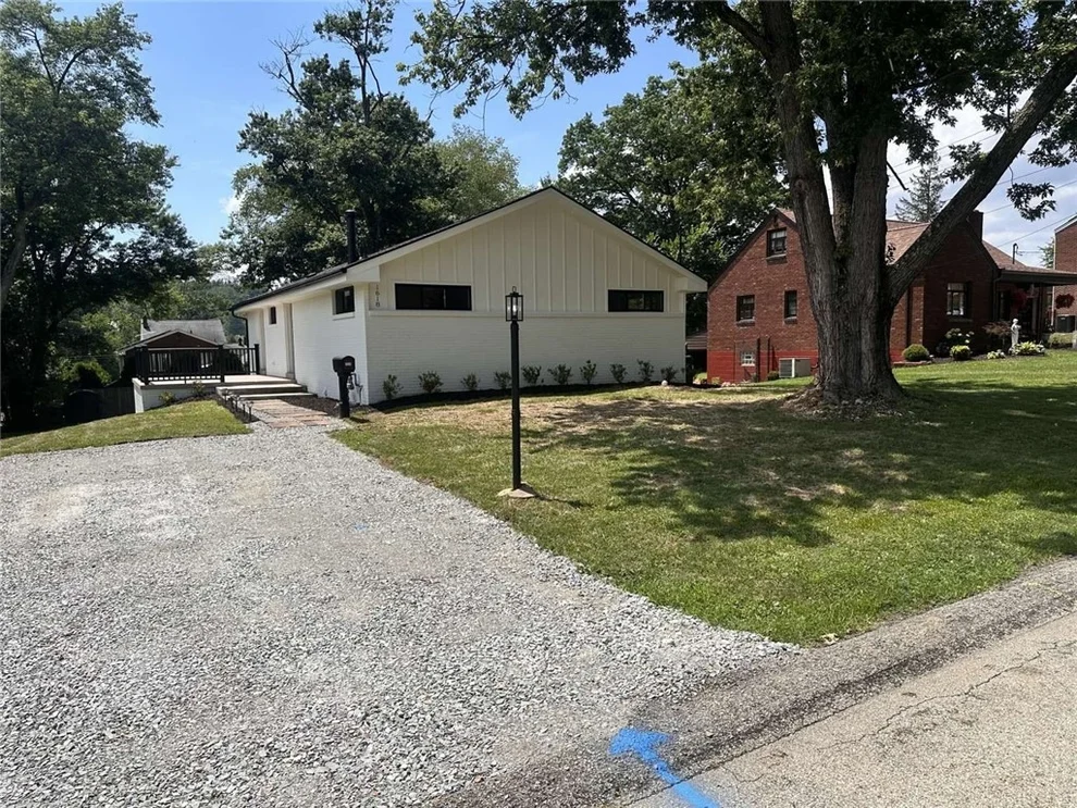 Unit for sale at 1618 Vermont Ave, White Oak, PA 15131