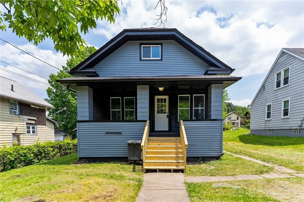 Unit for sale at 615 Park Ave, Farrell, PA 16121