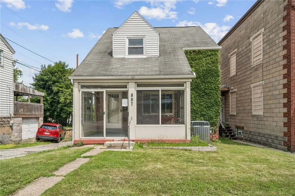 Unit for sale at 887 North St, New Kensington, PA 15068