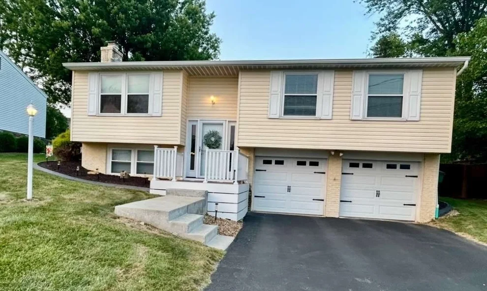 Unit for sale at 126 Mohican Dr, Hempfield Twp, PA 15601