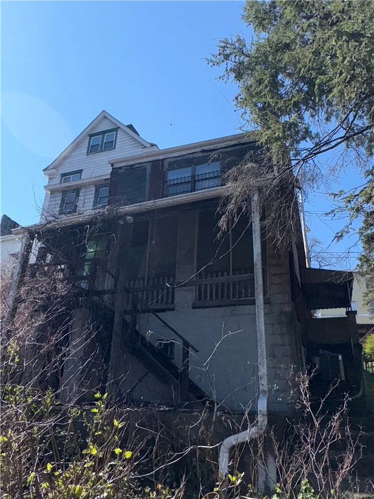 Unit for sale at 2513 S 18th St, Carnegie Mellon, PA 15210