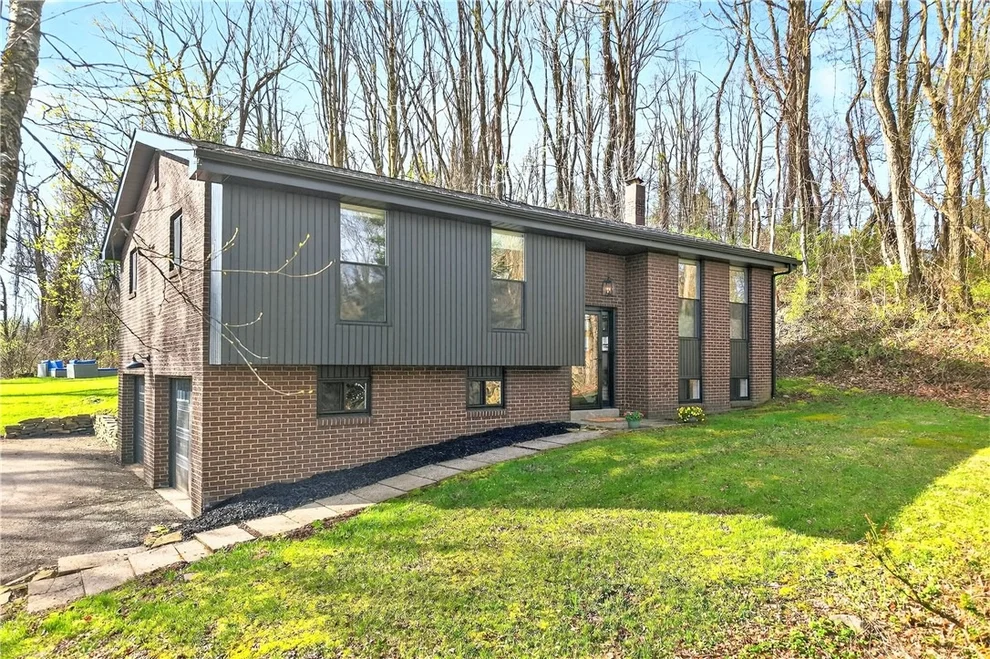 Unit for sale at 224 Salem Church Rd, Rostraver, PA 15012