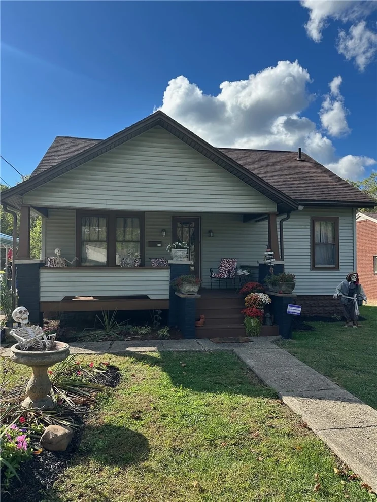 Unit for sale at 309 Harding Street, New Castle, PA 16101