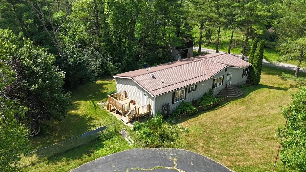 Unit for sale at 3467 Douthett Dr, Shenango, PA 16134