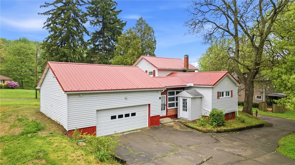 Unit for sale at 1 Walnut St, Greenville Boro, PA 16125