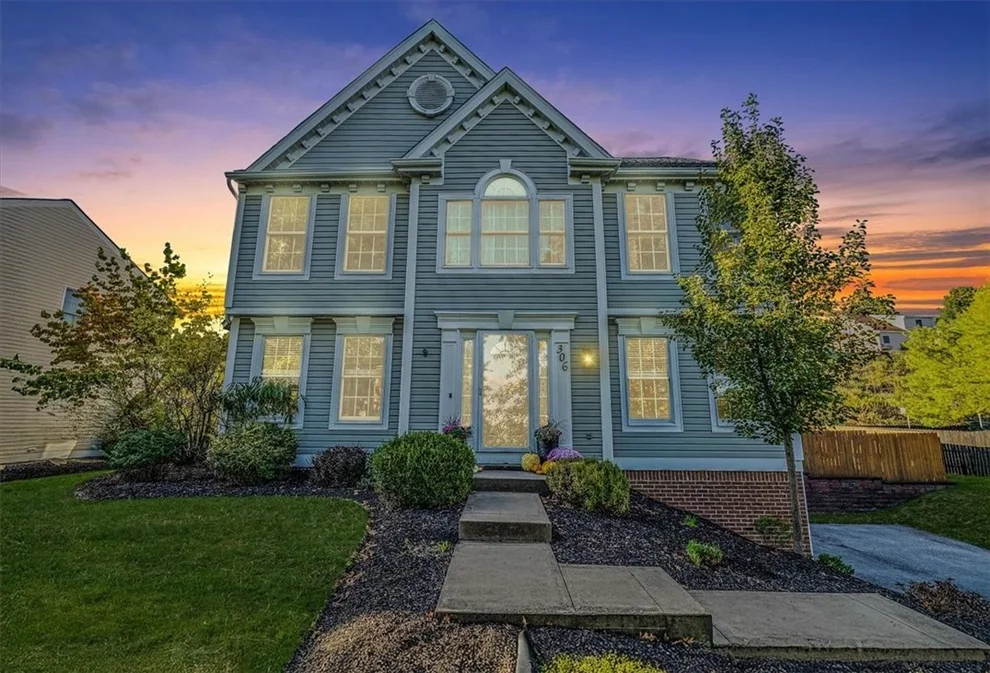 Unit for sale at 306 Oak Wood Cir, South Fayette, PA 15057