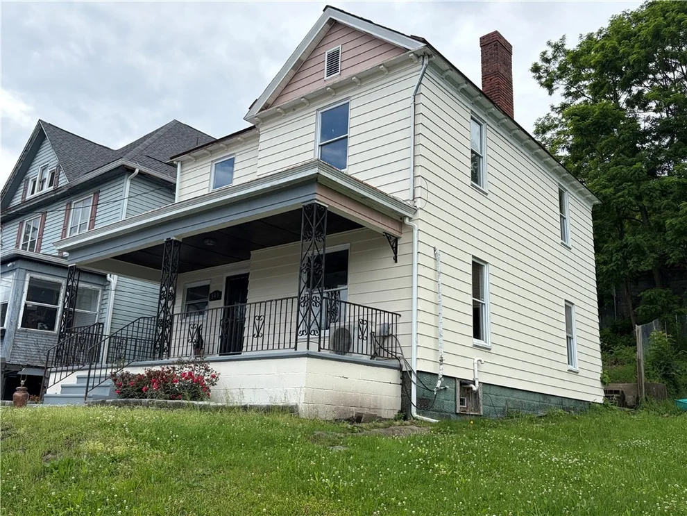 Unit for sale at 549 Thompson, Donora, PA 15033
