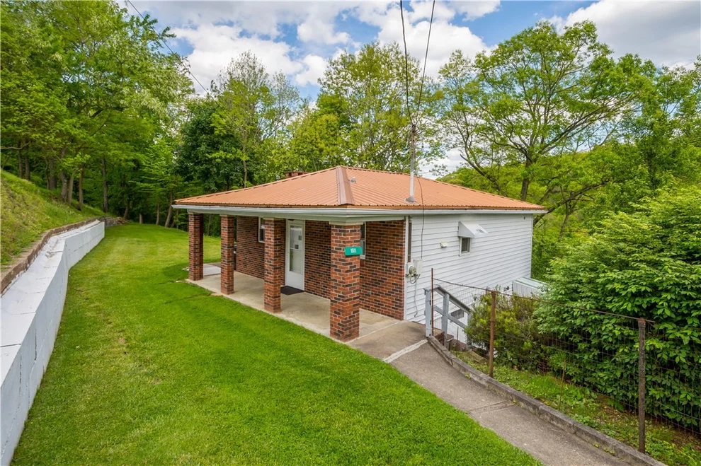 Unit for sale at 1511 Ridge Street, Moon/Crescent Twp, PA 15108
