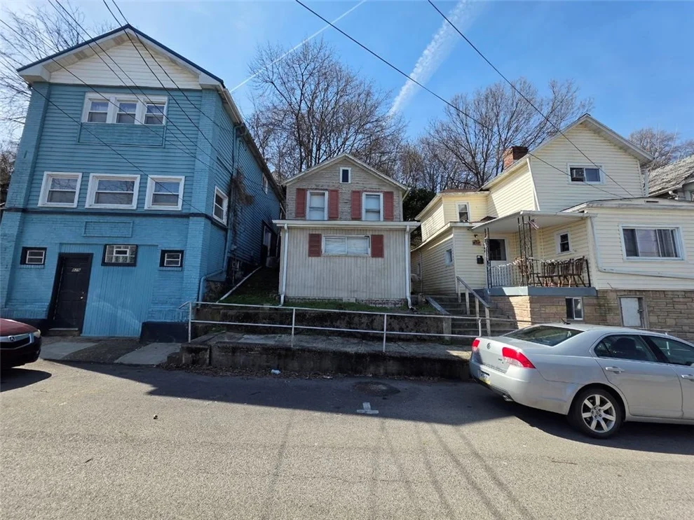 Unit for sale at 831 Prospect Ave, Charleroi Boro, PA 15022