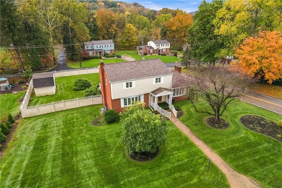 Unit for sale at 3700 Gleneagle Dr, Murrysville, PA 15668