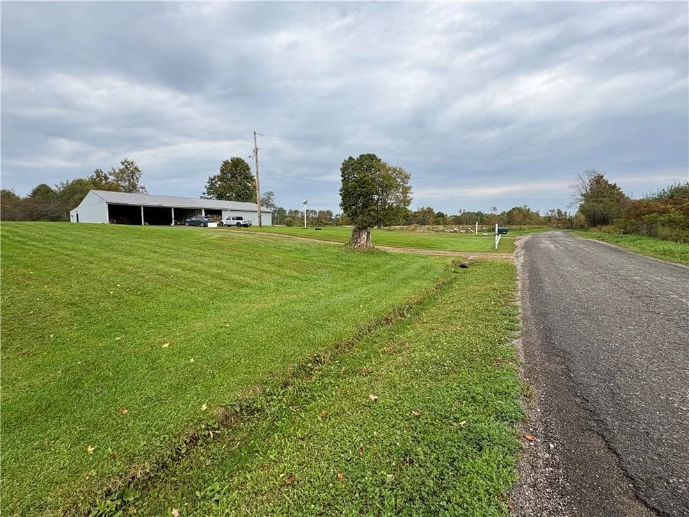Unit for sale at 15893 Inlet Rd, Meadville City, PA 16335