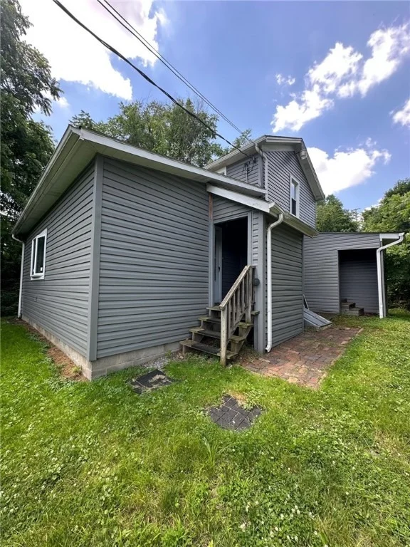 Unit for sale at 717 Clarion St, Bridgewater, PA 15009