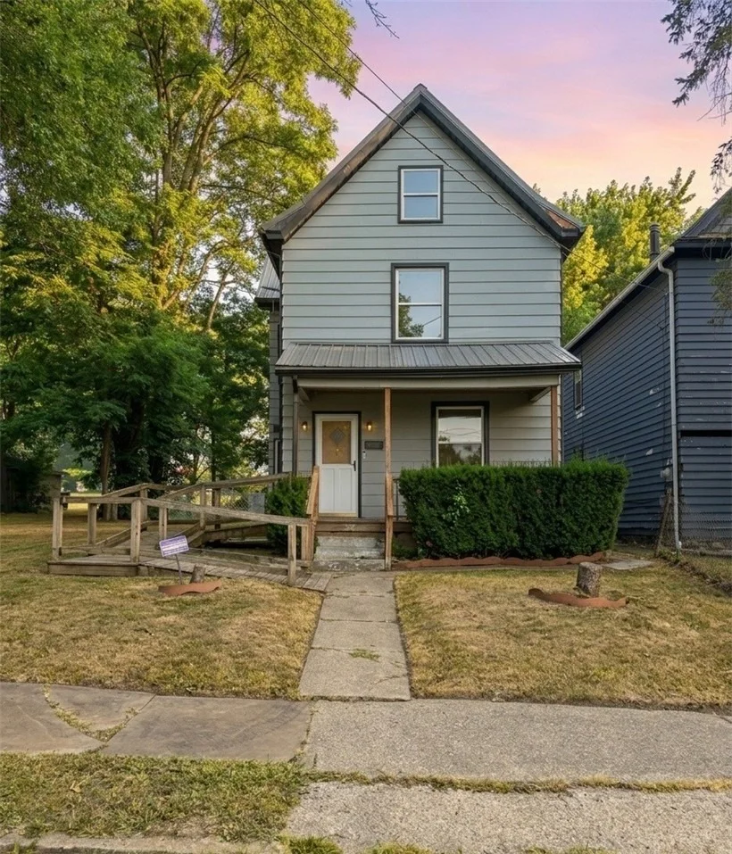 Unit for sale at 905 Spearman Ave, Farrell, PA 16121