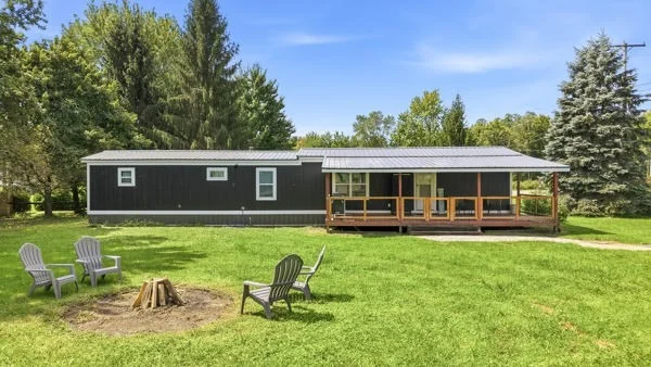 Unit for sale at 1561 Westford Rd, Jamestown, PA 16134