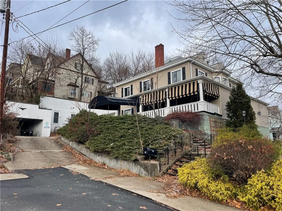 Unit for sale at 701 Thompson, Donora, PA 15033