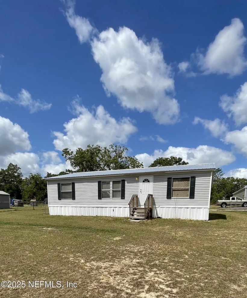 Unit for sale at 121 KEUKA Road, Interlachen, FL 32148