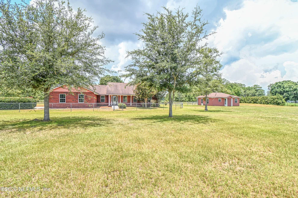 Unit for sale at 18100 CREWS Road, Glen St. Mary, FL 32040