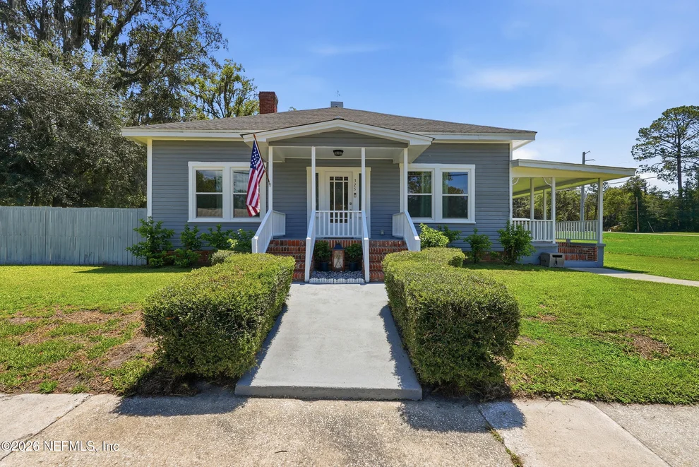 Unit for sale at 325 S LAKE AVENUE, Lake Butler, FL 32064