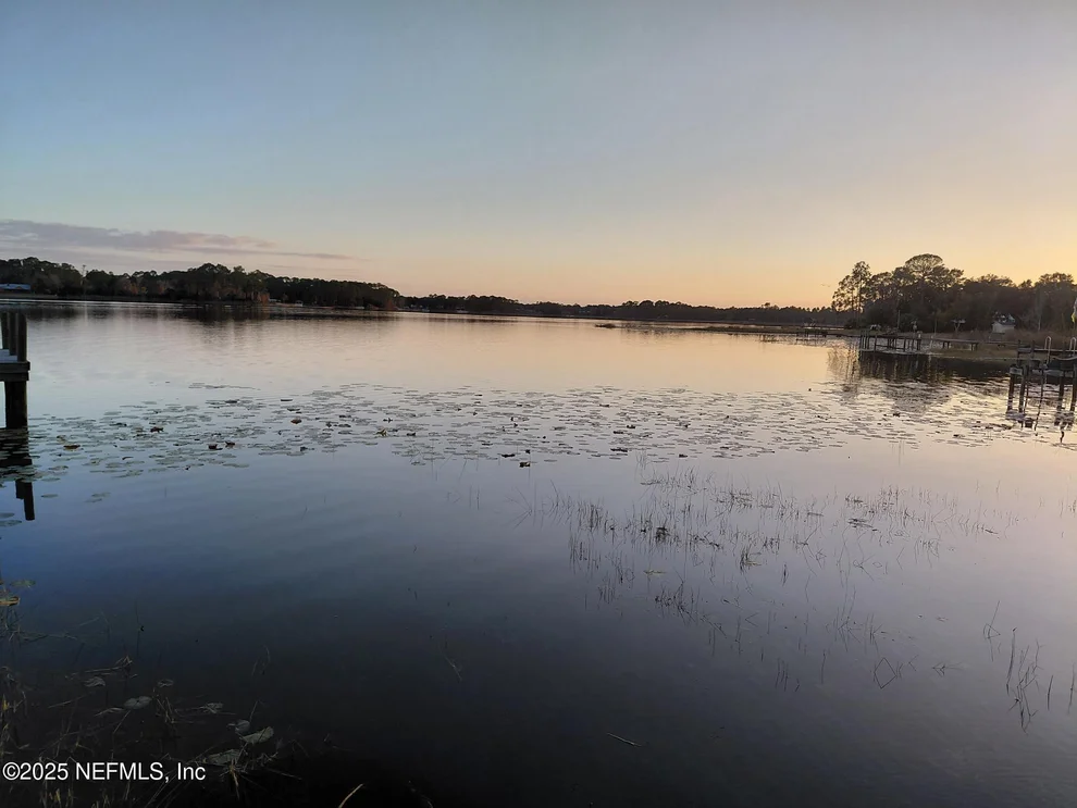 Unit for sale at 113 LAKE COMO POINT Road, Pomona Park, FL 32181