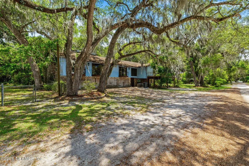 Unit for sale at 24900 NE 147 Place, Salt Springs, FL 32134