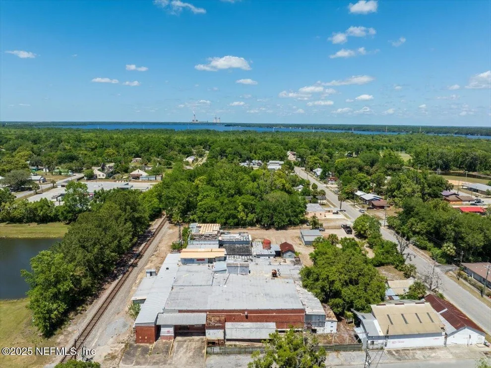Unit for sale at 1122 BRONSON Street, Palatka, FL 32177
