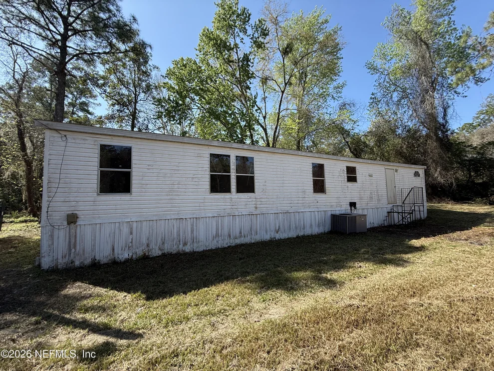 Unit for sale at 203 QUAIL HOLLOW Road, Satsuma, FL 32189