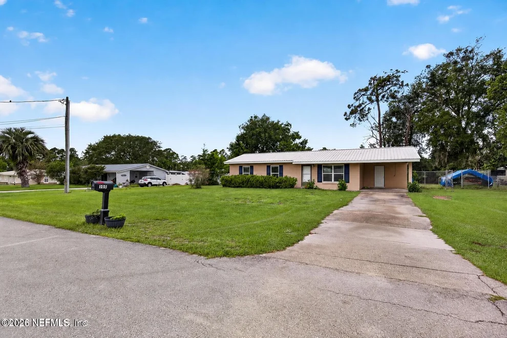 Unit for sale at 105 E RELLIM Drive, Palatka, FL 32177