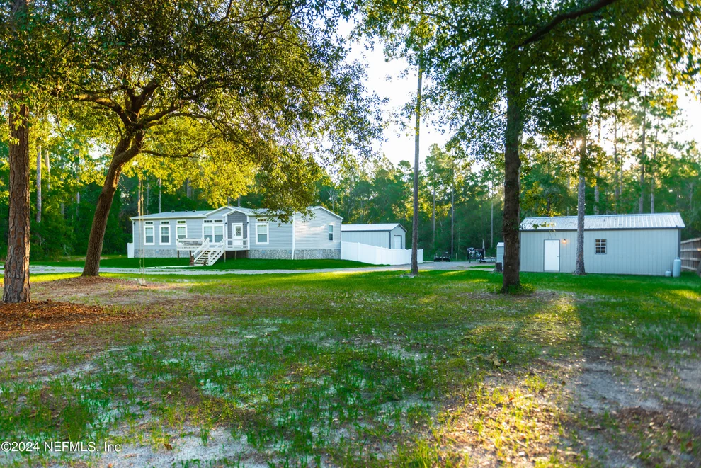 Unit for sale at 23221 HASSIE JOHNS Road, Sanderson, FL 32087