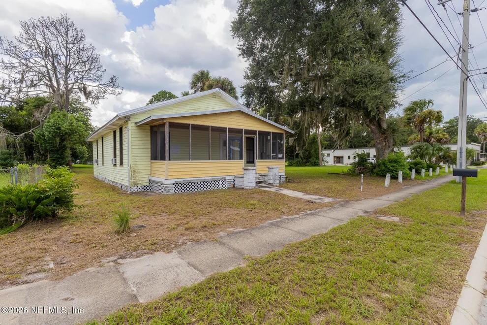 Unit for sale at 1407 ST JOHNS Avenue, Palatka, FL 32177