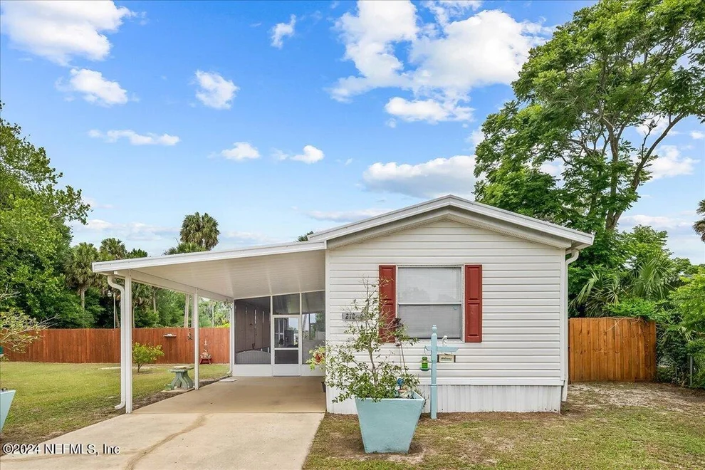 Unit for sale at 218 MONROE Avenue, Satsuma, FL 32189