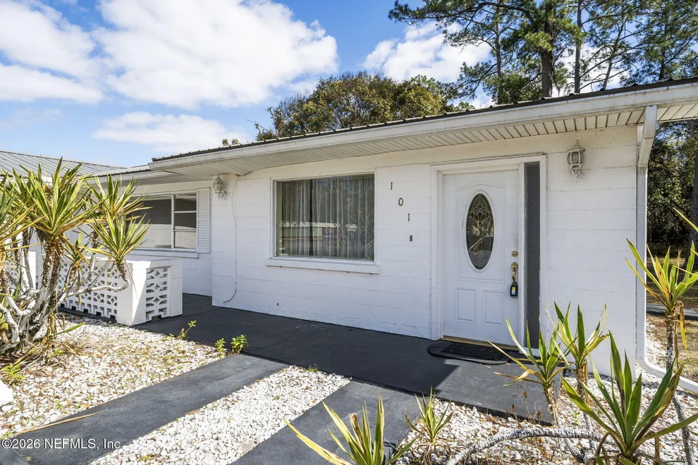 Unit for sale at 101 E HARRIS Street, Palatka, FL 32177