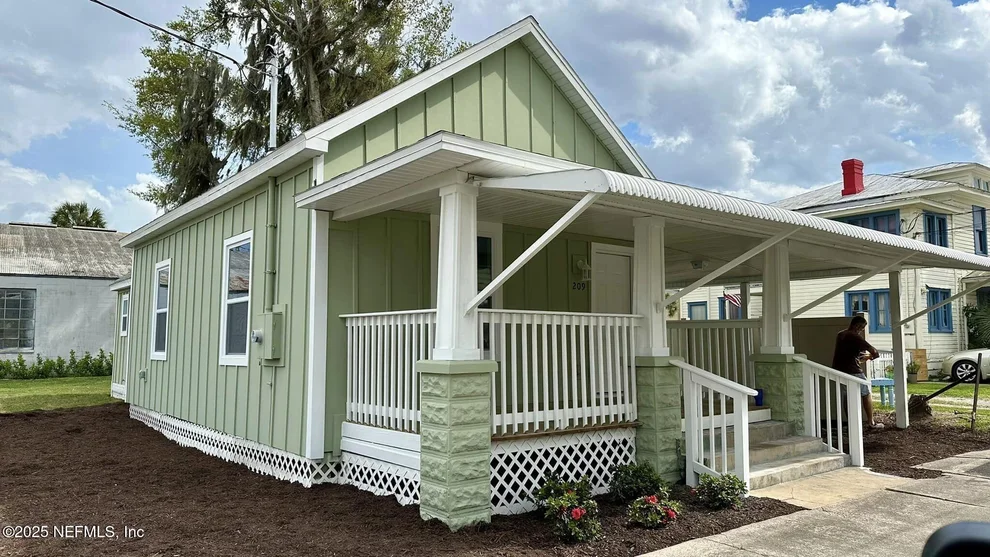 Unit for sale at 209 N 7TH Street, Palatka, FL 32177