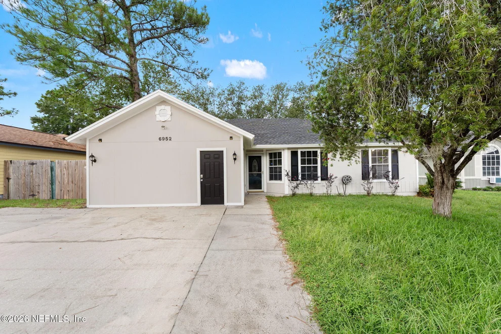 Unit for sale at 6952 HUNTINGTON WOODS Circle E, Jacksonville, FL 32244