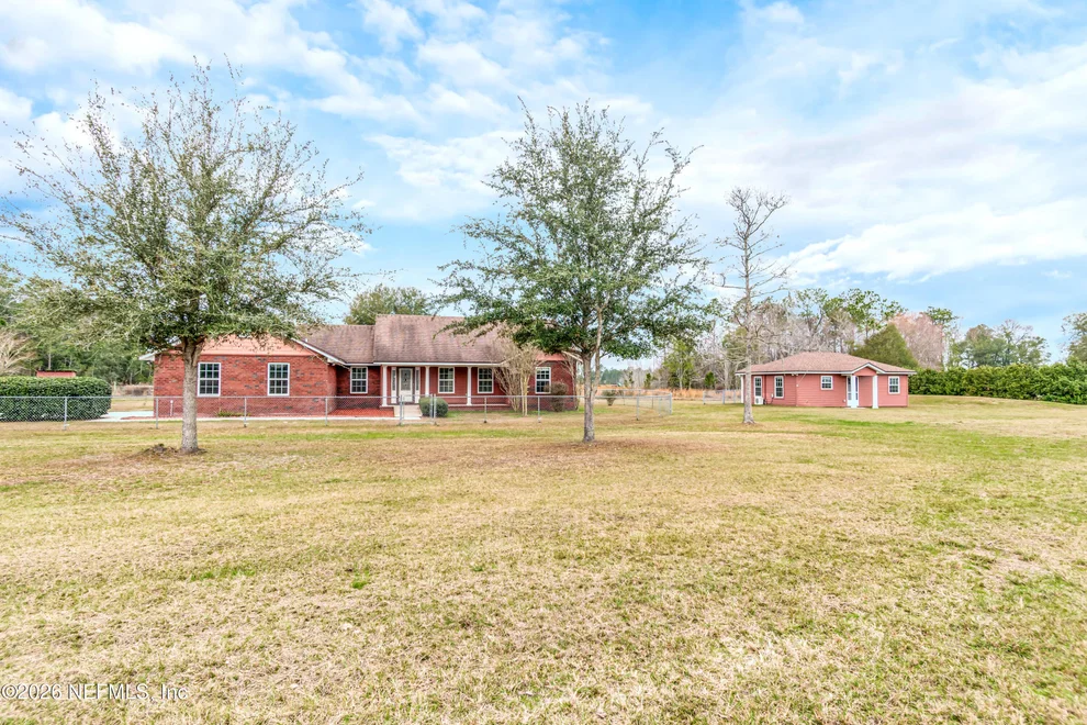 Unit for sale at 18100 CREWS Road, Glen St. Mary, FL 32040