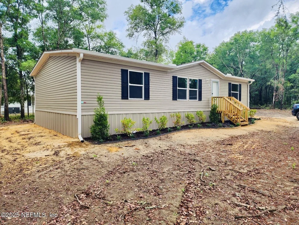 Unit for sale at 221 MALTAS Avenue, Interlachen, FL 32148
