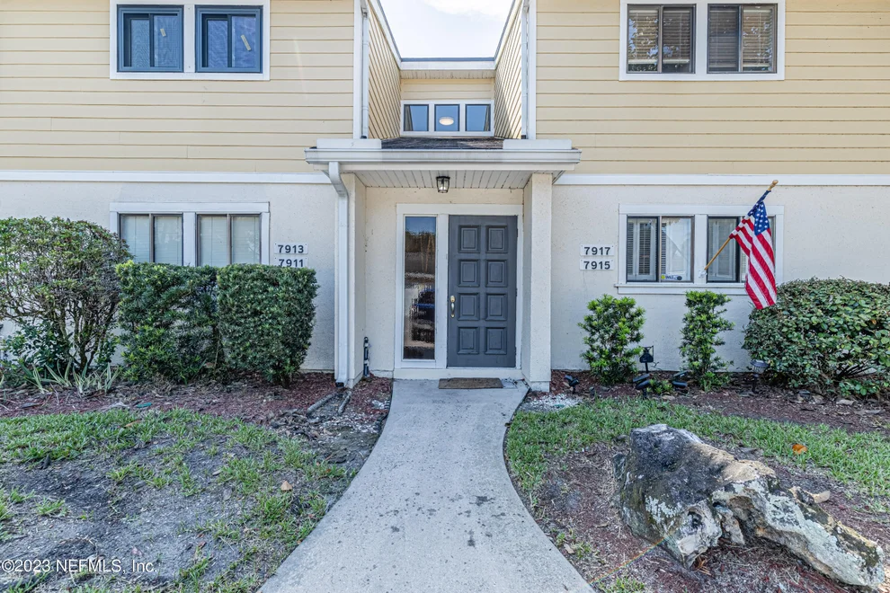 Unit for sale at 7913 Los Robles Court, Jacksonville, FL 32256